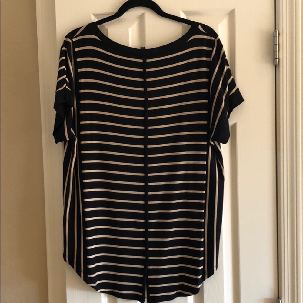 Ladies Top - Picture 2 of 2